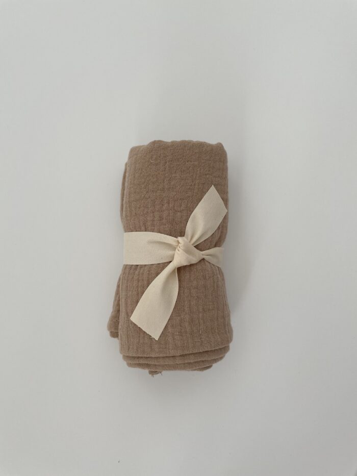 sand hydrofiele doek 55cm x 55cm mutlifuntionele hydrofiele doek voor jouw babyuitzet koop online bij MINUMINI